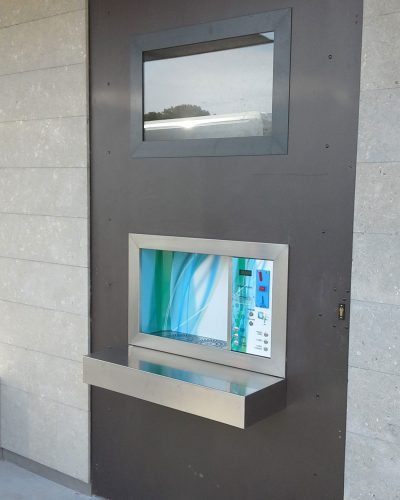 wetap vand dispenser vandautomat indbygget i bygningsfacade